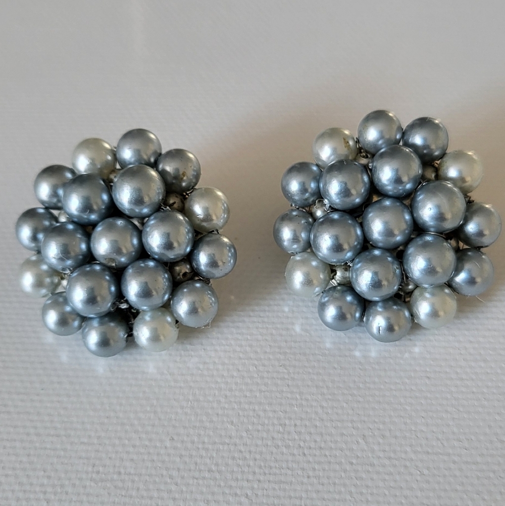 Vintage 50's Japan Silvertone Cluster Clip Earrings